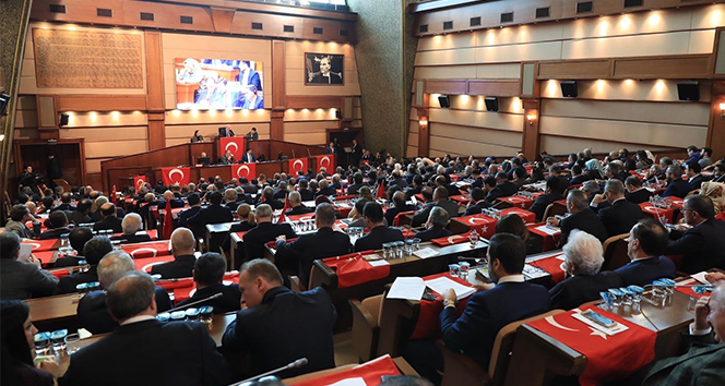 İBB Meclisinde hareketli dakikalar yaşandı