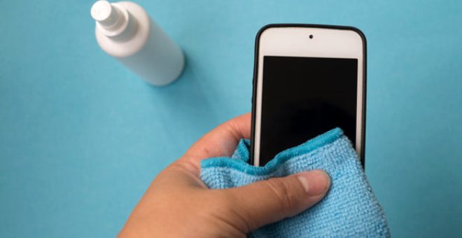 Koronavirüse karşı telefonlar nasıl temizlenmeli?