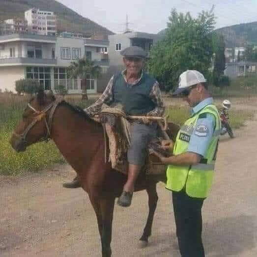 GÜLLMEK VE DERS ALMAK ISTIYORSAN OKU